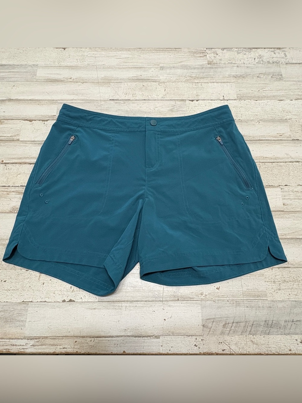 Title Nine Rogue Beach Shorts 5" Zip Pockets Polyester Stretch Green Women’s 6